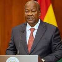 Presidency cuts political appointees by 124, but compensation bill jumps 148% and staff classifications raise questions